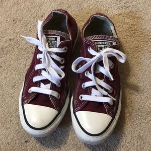 maroon converse low top sneakers